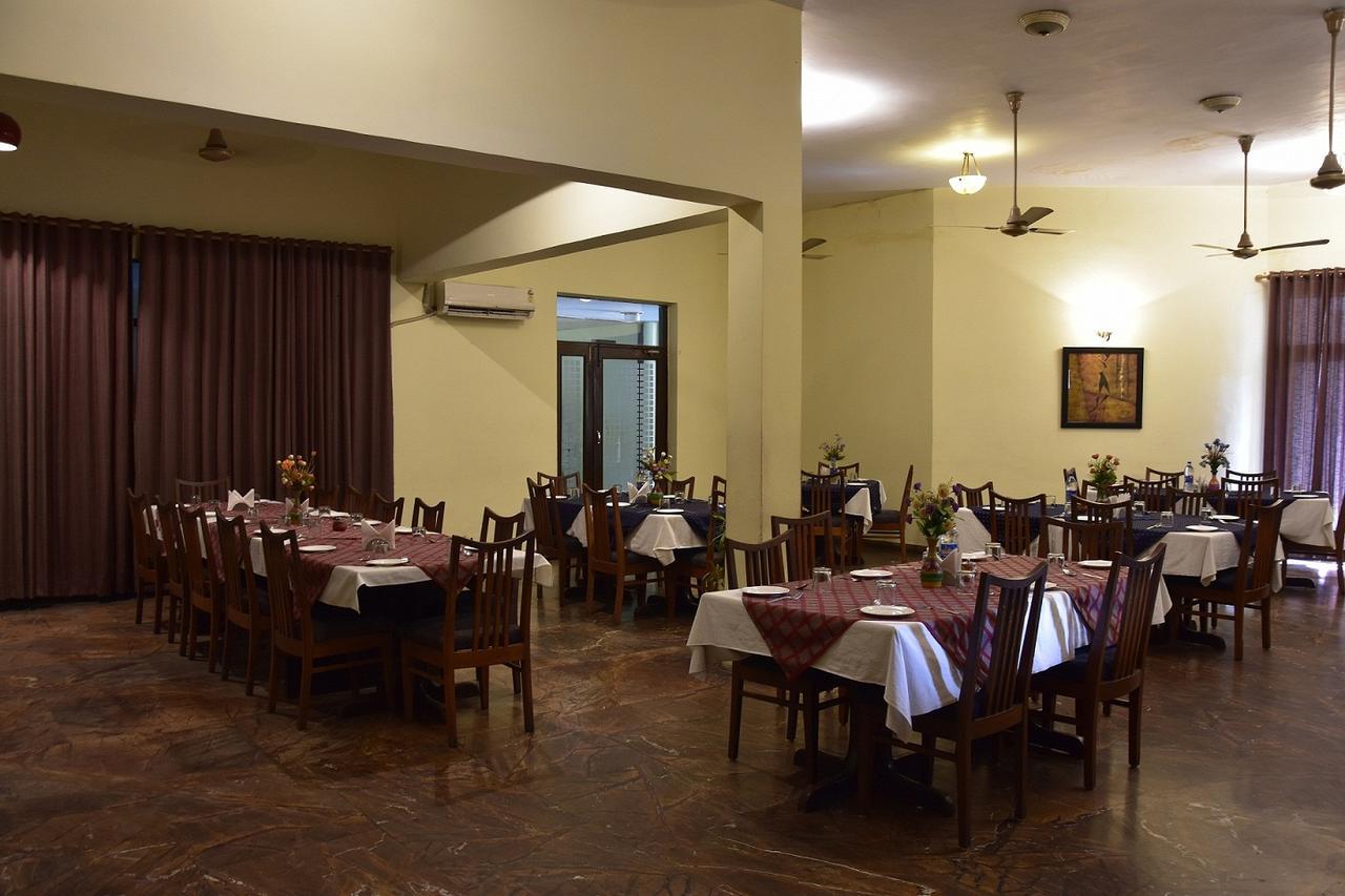 Modipur Hotel Rāmpur Eksteriør bilde