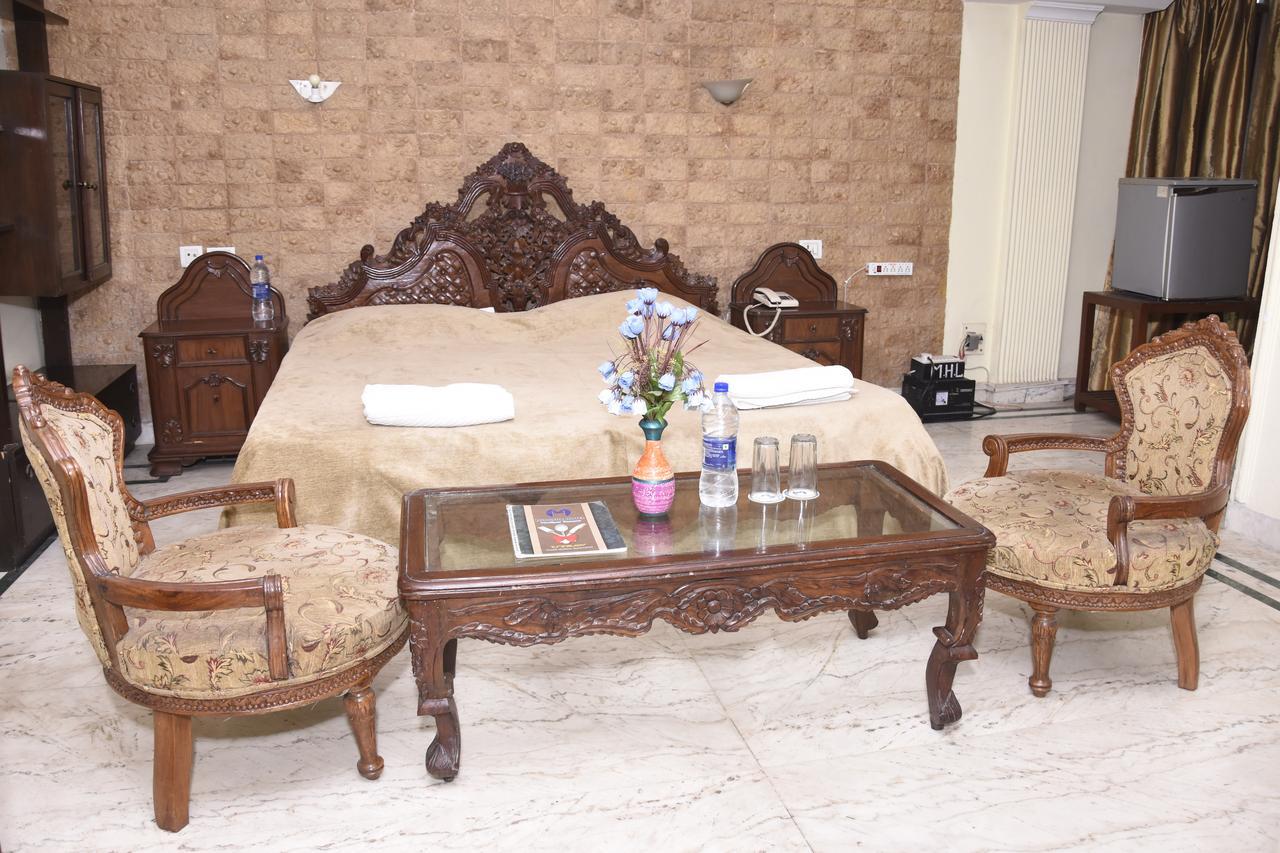Modipur Hotel Rāmpur Eksteriør bilde