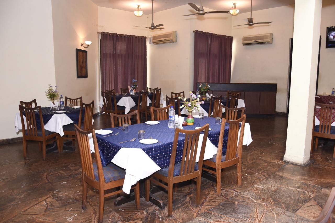 Modipur Hotel Rāmpur Eksteriør bilde